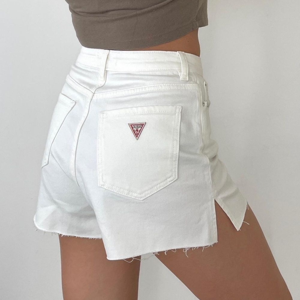 White Guess Cutoff Shorts - W26